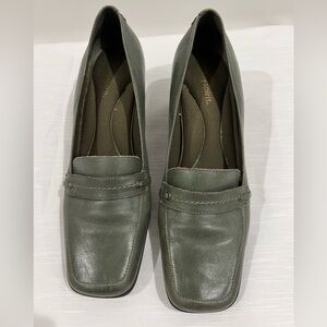 Easy Spirit Olive Green Dress Shoes Size 8